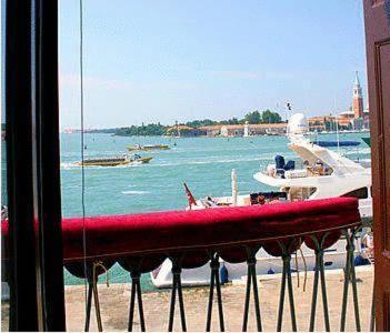 Bed and Breakfast La Rosa Dei Venti Венеция Экстерьер фото